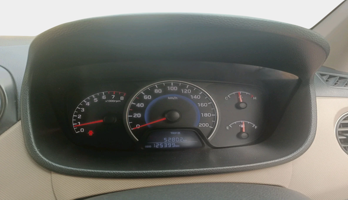 2016 Hyundai Grand i10 SPORTZ 1.2 KAPPA VTVT, Petrol, Manual, 1,25,399 km, interior