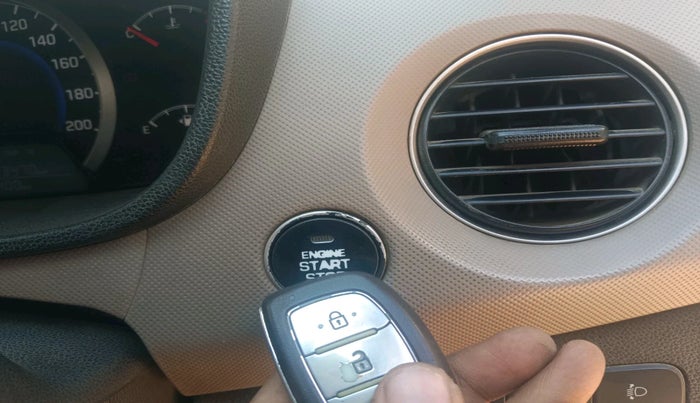 2014 Hyundai Grand i10 SPORTZ 1.1 CRDI, Diesel, Manual, 1,45,400 km, interior