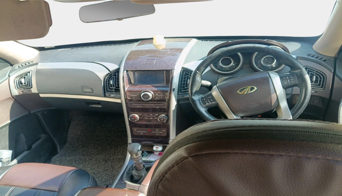 2014 Mahindra XUV500 W8, Diesel, Manual, 1,55,144 km, interior