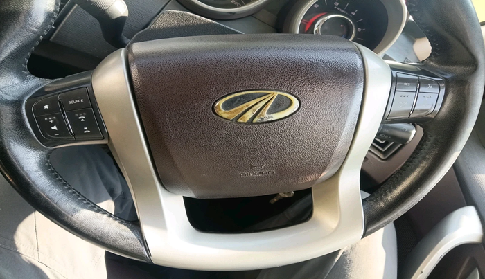 2014 Mahindra XUV500 W8, Diesel, Manual, 1,55,144 km, interior