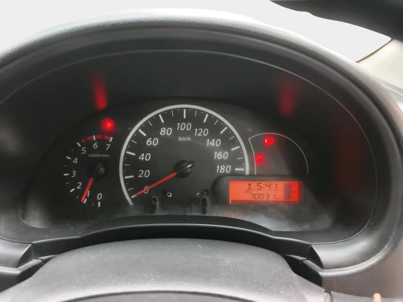 2017 Nissan Micra Active XV, Petrol, Manual, 72,000 km, interior
