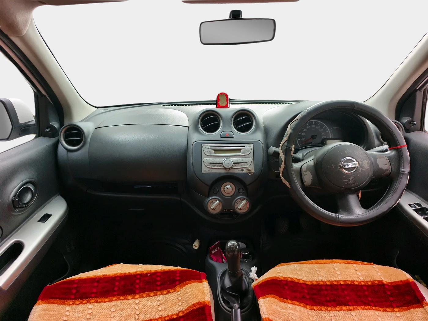 2017 Nissan Micra Active XV, Petrol, Manual, 72,000 km, interior