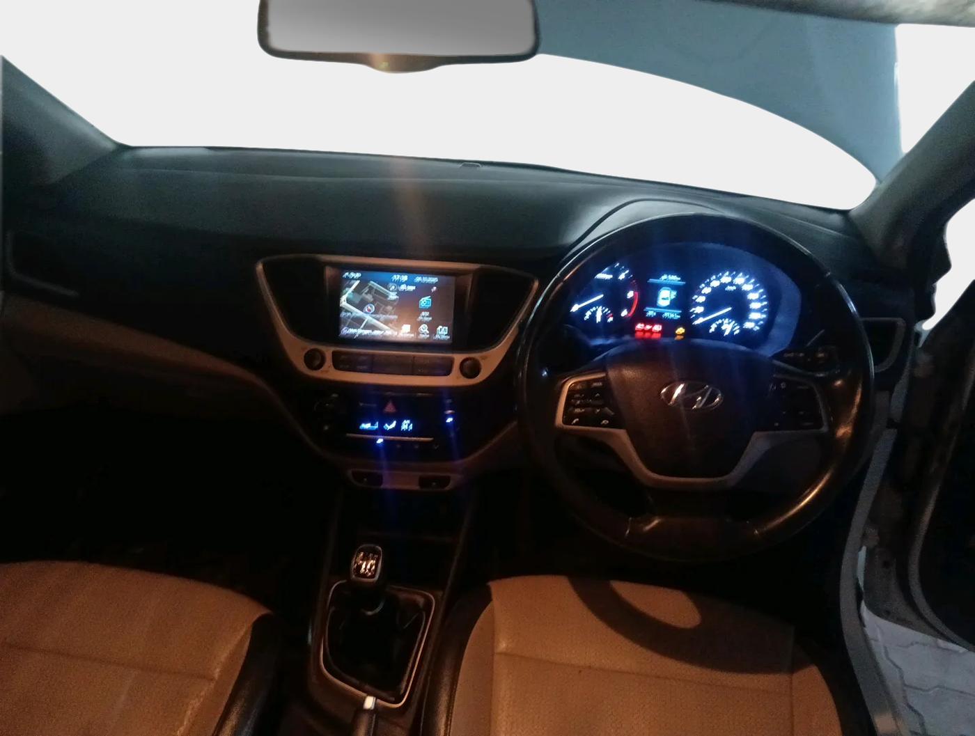 2017 Hyundai Verna 1.6 SX (O) CRDI MT, Diesel, Manual, 97,306 km, interior