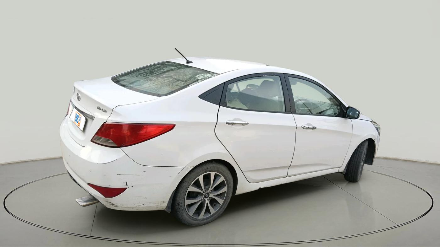 2015 Hyundai Verna FLUIDIC 4S 1.6 VTVT SX, Petrol, Manual, 44,259 km, exterior