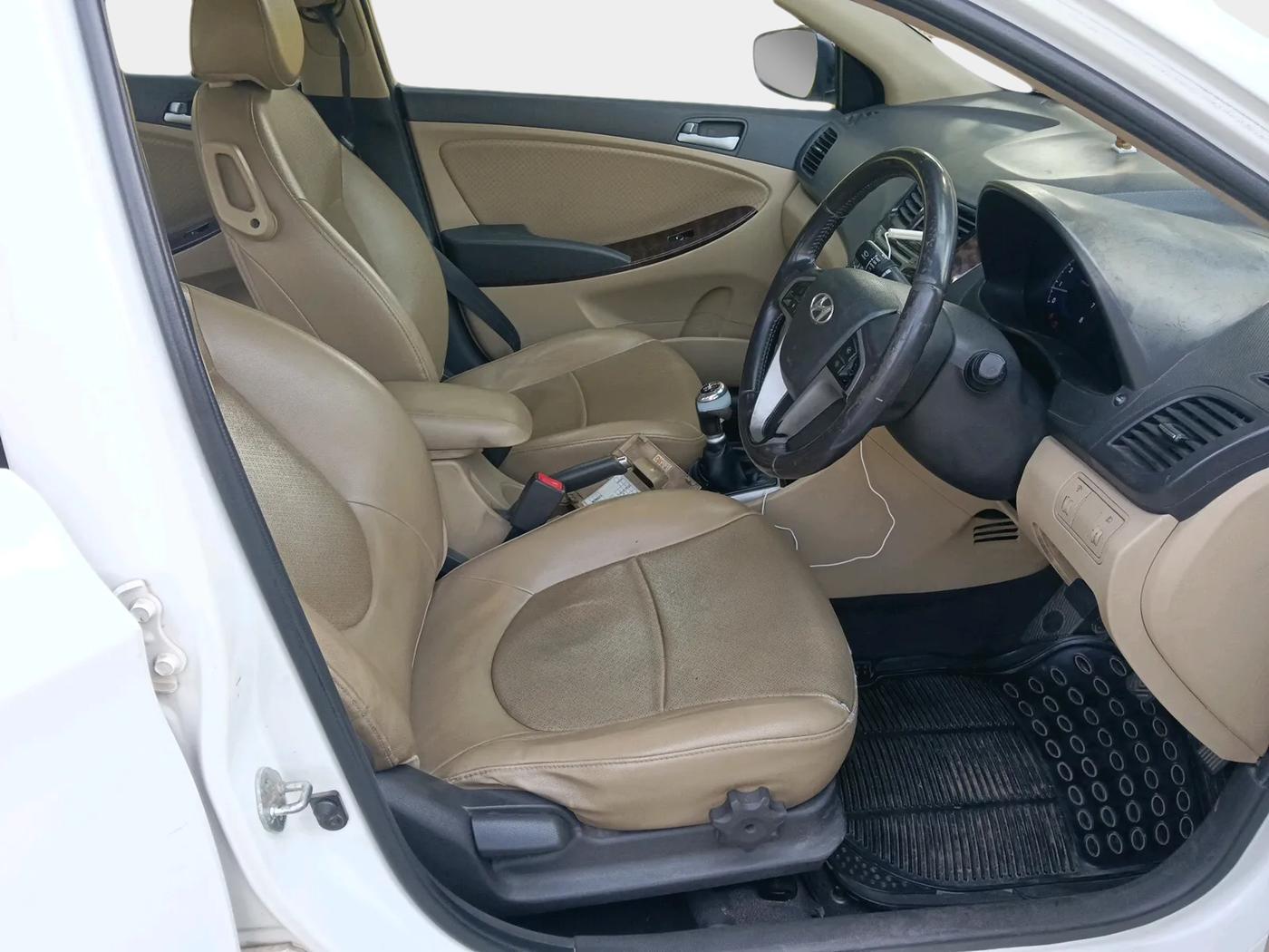 2015 Hyundai Verna FLUIDIC 4S 1.6 VTVT SX, Petrol, Manual, 44,259 km, interior