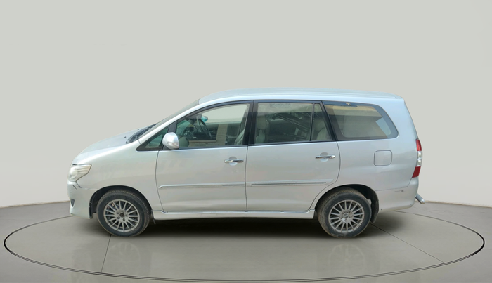 2012 Toyota Innova 2.5 VX 8 STR, Diesel, Manual, 1,71,693 km, exterior