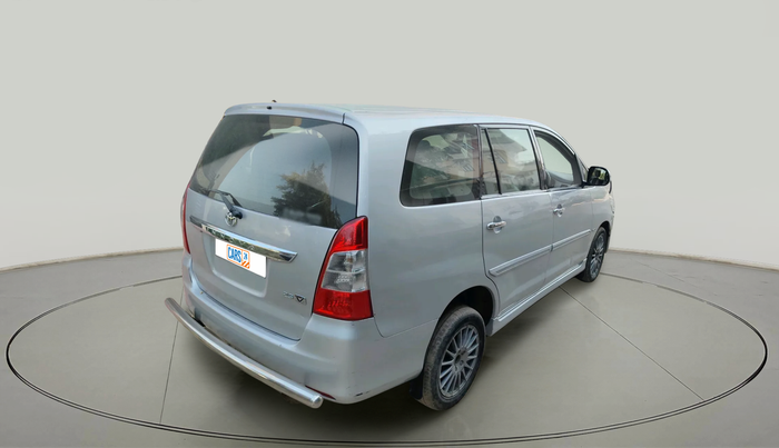 2012 Toyota Innova 2.5 VX 8 STR, Diesel, Manual, 1,71,693 km, exterior