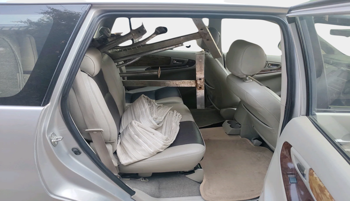 2012 Toyota Innova 2.5 VX 8 STR, Diesel, Manual, 1,71,693 km, interior
