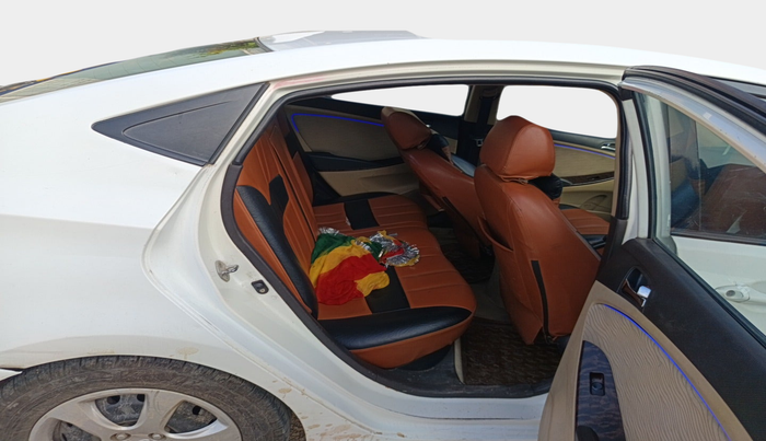 2011 Hyundai Verna FLUIDIC 1.6 CRDI EX, Diesel, Manual, 91,331 km, interior