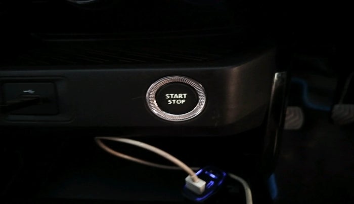 2022 Renault Kiger RXZ MT, Petrol, Manual, 29,378 km, interior