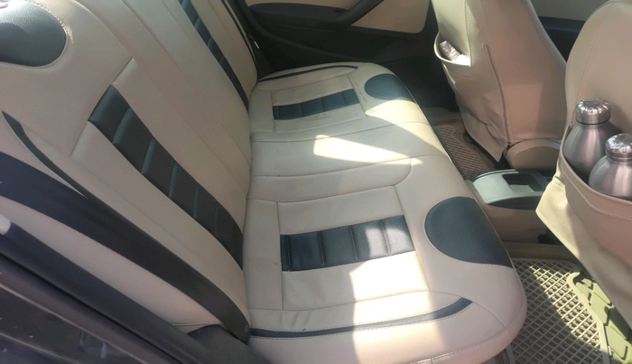 2016 Volkswagen Ameo COMFORTLINE 1.2L, Petrol, Manual, 97,979 km, interior