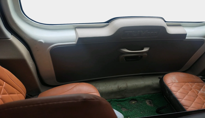 2017 Mahindra TUV300 T8, Diesel, Manual, 1,46,899 km, interior