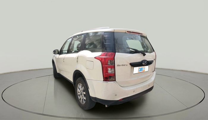 2017 Mahindra XUV500 W10, Diesel, Manual, 2,40,300 km, exterior