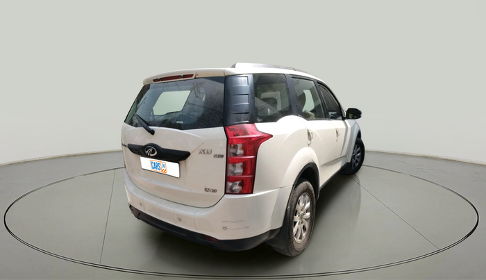 2017 Mahindra XUV500 W10, Diesel, Manual, 2,40,300 km, exterior