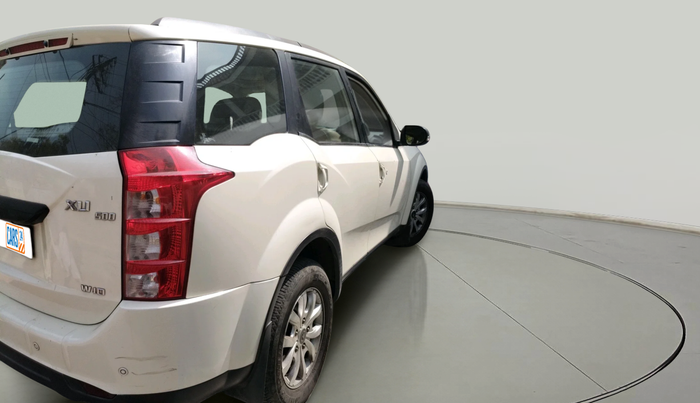 2017 Mahindra XUV500 W10, Diesel, Manual, 2,40,300 km, exterior
