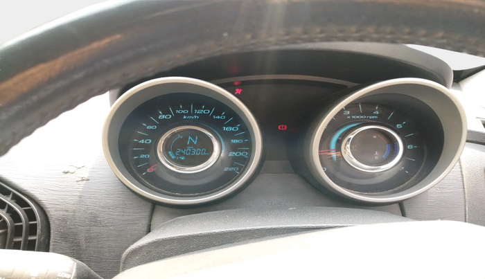 2017 Mahindra XUV500 W10, Diesel, Manual, 2,40,300 km, interior