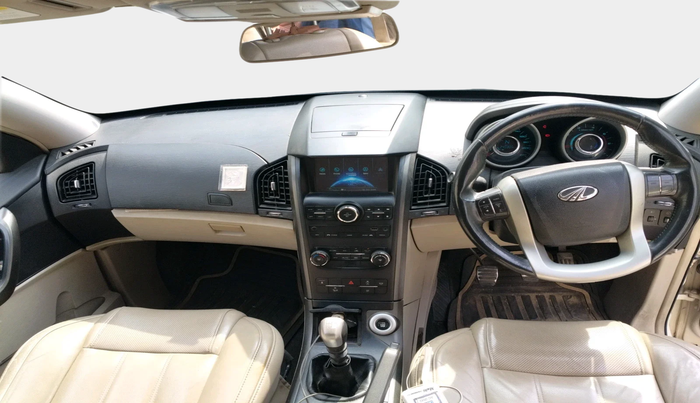 2017 Mahindra XUV500 W10, Diesel, Manual, 2,40,300 km, interior