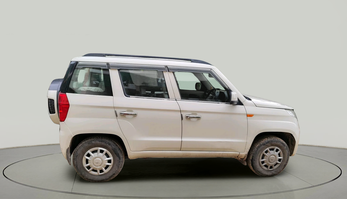 2017 Mahindra TUV300 T6, Diesel, Manual, 2,14,299 km, exterior