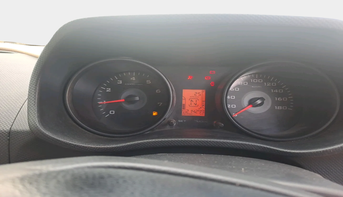 2017 Mahindra TUV300 T6, Diesel, Manual, 2,14,299 km, interior