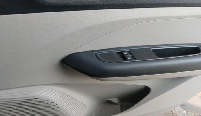 2022 Renault TRIBER RXL MT, Petrol, Manual, 11,464 km, interior