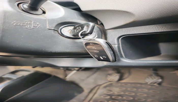 2011 Maruti Wagon R 1.0 LXI, Petrol, Manual, 1,18,833 km, interior