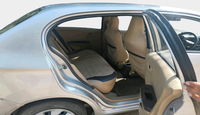 2014 Honda Amaze 1.5L I-DTEC S, Diesel, Manual, 1,34,774 km, interior