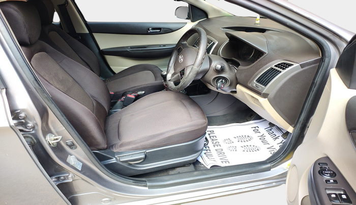 2013 Hyundai i20 SPORTZ 1.2, Petrol, Manual, 58,914 km, interior
