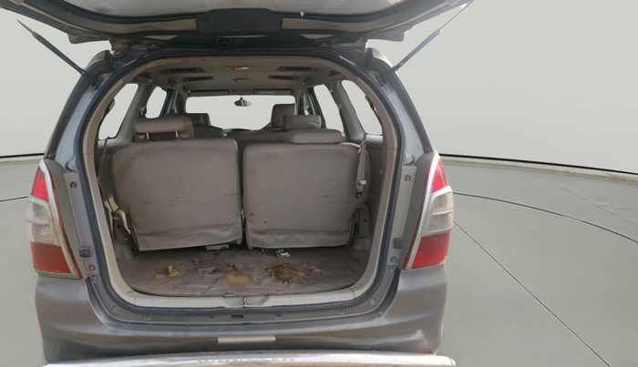 2014 Toyota Innova 2.5 VX 8 STR, Diesel, Manual, 1,78,740 km, exterior