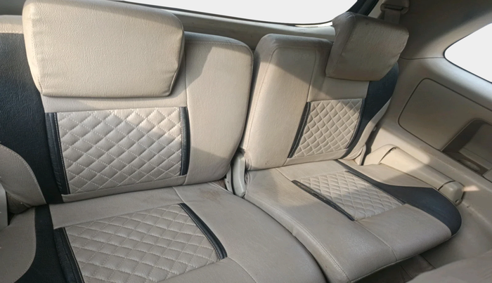 2014 Toyota Innova 2.5 VX 8 STR, Diesel, Manual, 1,78,740 km, interior