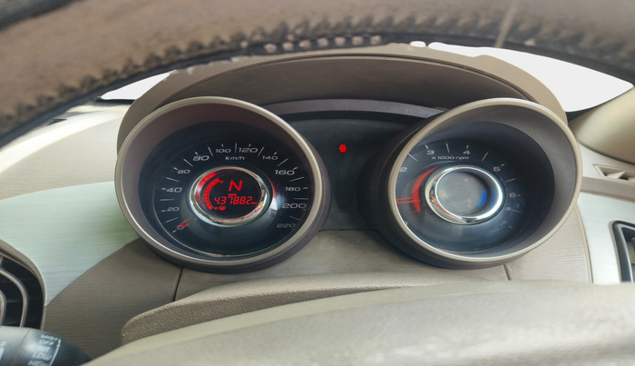 2012 Mahindra XUV500 W8, Diesel, Manual, 4,37,882 km, interior