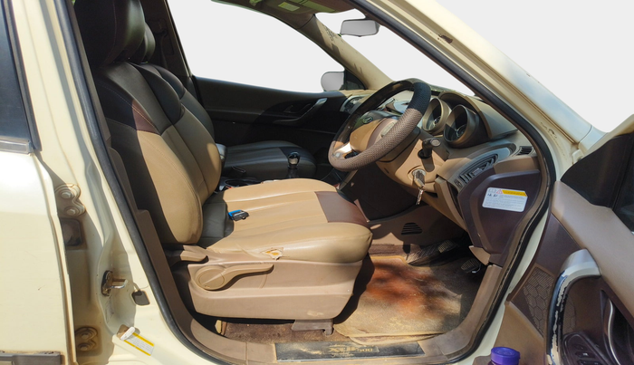 2012 Mahindra XUV500 W8, Diesel, Manual, 4,37,882 km, interior