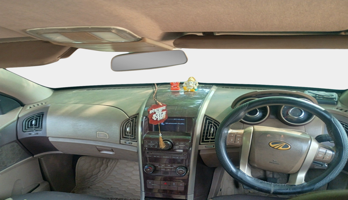 2014 Mahindra XUV500 W6, Diesel, Manual, 1,69,898 km, interior