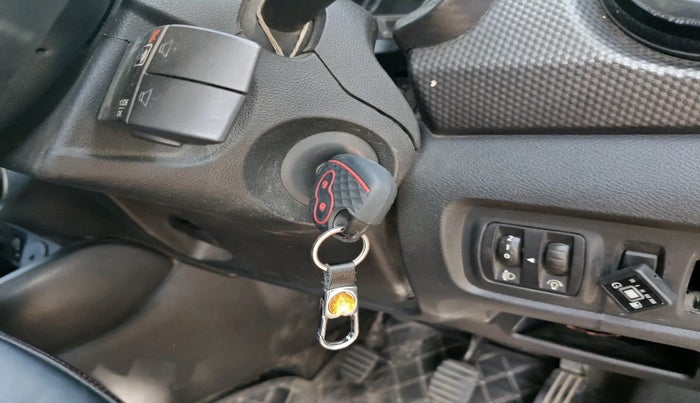 2019 Nissan Kicks XV 1.5, Petrol, Manual, 1,35,036 km, interior