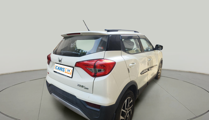 2023 Mahindra XUV300 W8 1.2 PETROL, Petrol, Manual, 17,702 km, exterior
