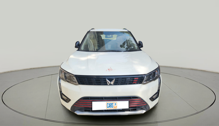 2023 Mahindra XUV300 W8 1.2 PETROL, Petrol, Manual, 17,702 km, exterior