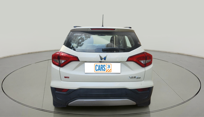 2023 Mahindra XUV300 W8 1.2 PETROL, Petrol, Manual, 17,702 km, exterior
