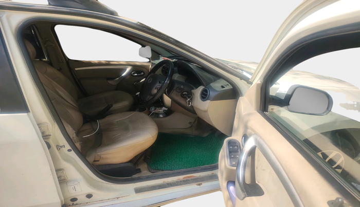 2015 Nissan Terrano XL O (D), Diesel, Manual, 1,67,510 km, interior