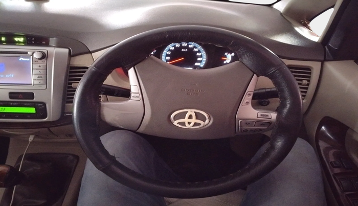 2013 Toyota Innova 2.5 VX 7 STR, Diesel, Manual, 2,26,922 km, interior
