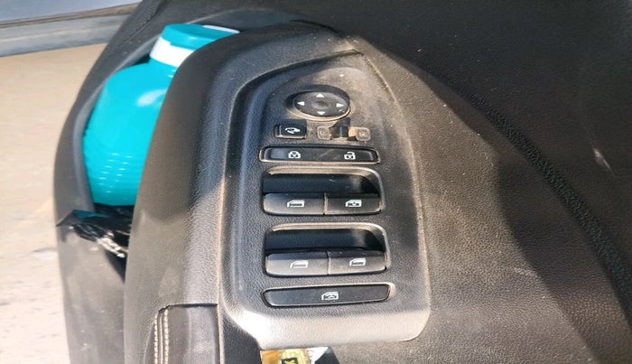 2020 Hyundai VENUE SX(O) 1.4 CRDI, Diesel, Manual, 1,55,052 km, interior