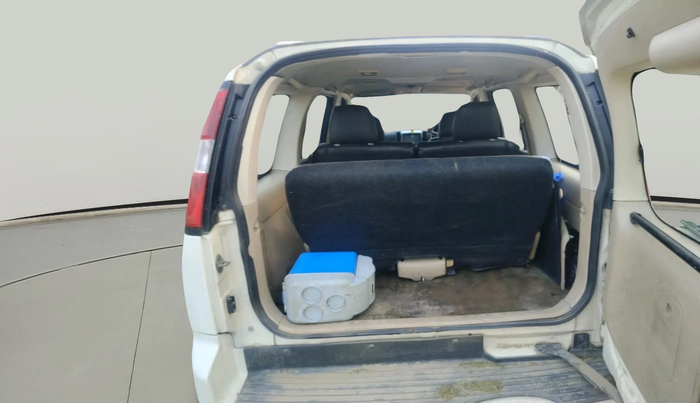 2011 Ford Endeavour 3.0L AT HURICANCE LIMITED EDITION, Diesel, Automatic, 2,00,000 km, exterior