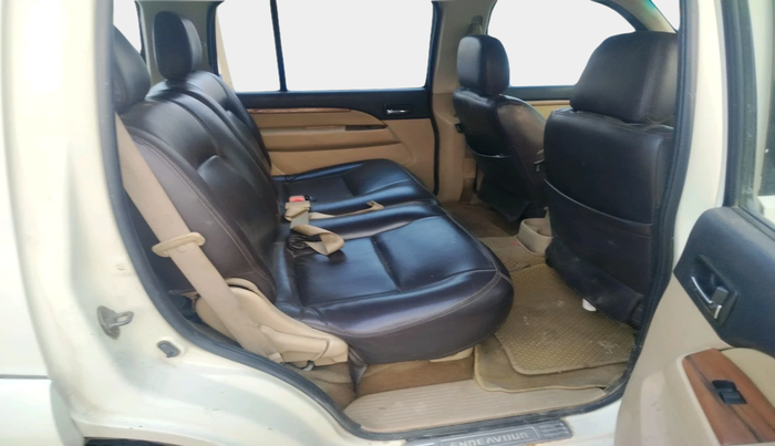 2011 Ford Endeavour 3.0L AT HURICANCE LIMITED EDITION, Diesel, Automatic, 2,00,000 km, interior