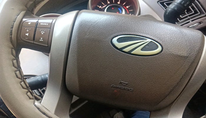 2014 Mahindra XUV500 W6, Diesel, Manual, 1,68,453 km, interior