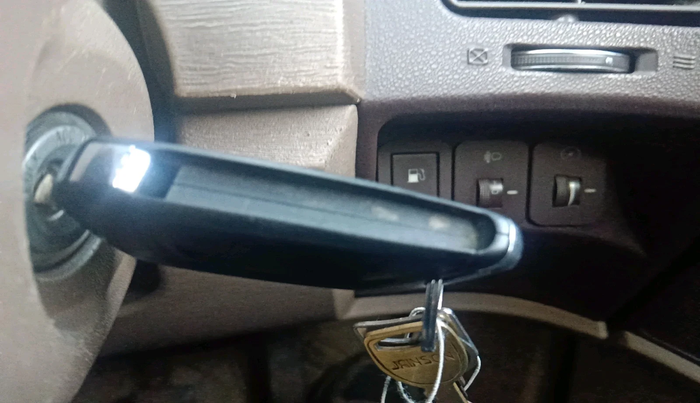 2014 Mahindra XUV500 W6, Diesel, Manual, 1,68,453 km, interior