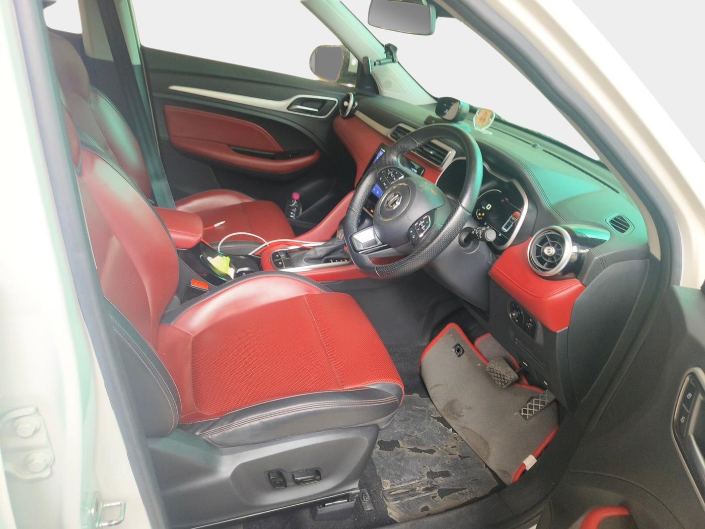 2021 MG ASTOR SAVVY 1.5 CVT S RED, Petrol, Automatic, 17,899 km, interior