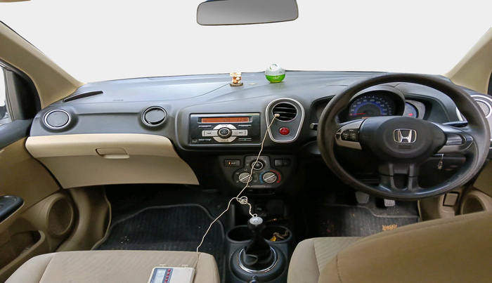 2015 Honda Mobilio 1.5L I-DTEC V, Diesel, Manual, 1,10,943 km, interior