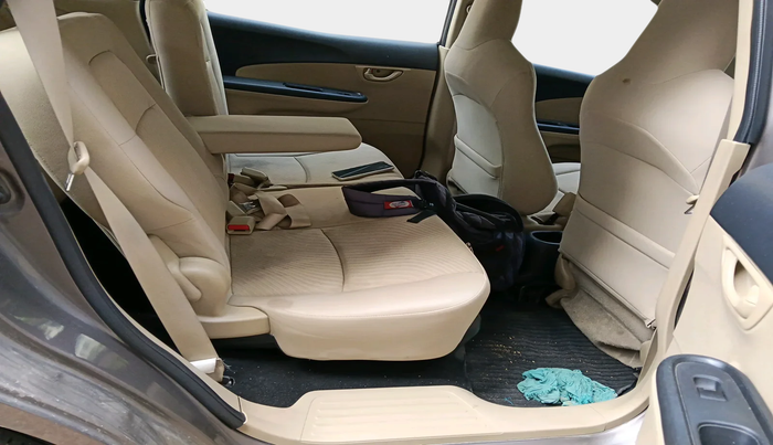 2015 Honda Mobilio 1.5L I-DTEC V, Diesel, Manual, 1,10,943 km, interior