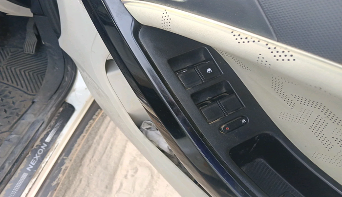 2021 Tata NEXON EV XZ PLUS LUX, Electric, Automatic, 1,68,552 km, interior