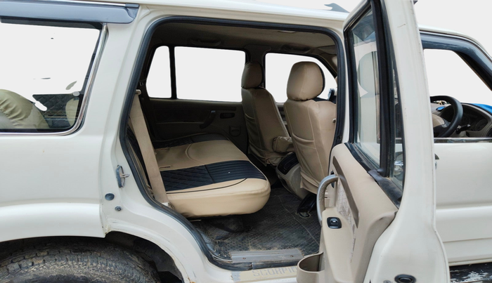 2014 Mahindra Scorpio VLX 2WD, Diesel, Manual, 1,15,736 km, interior