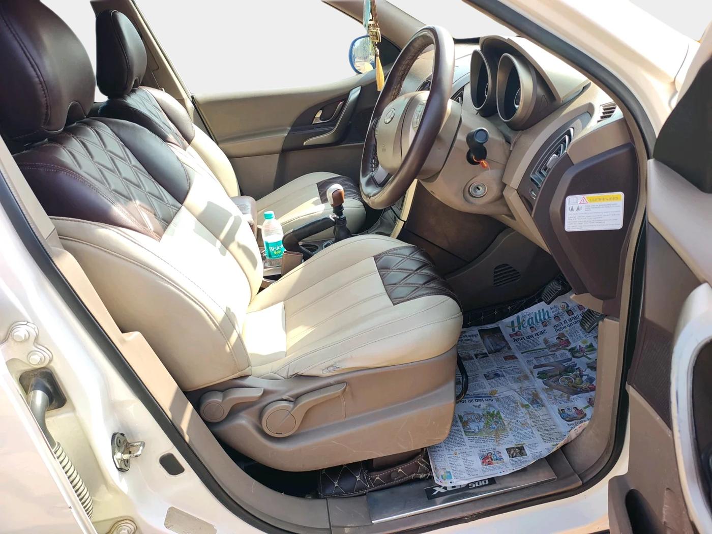 2013 Mahindra XUV500 W8, Diesel, Manual, 1,59,781 km, interior