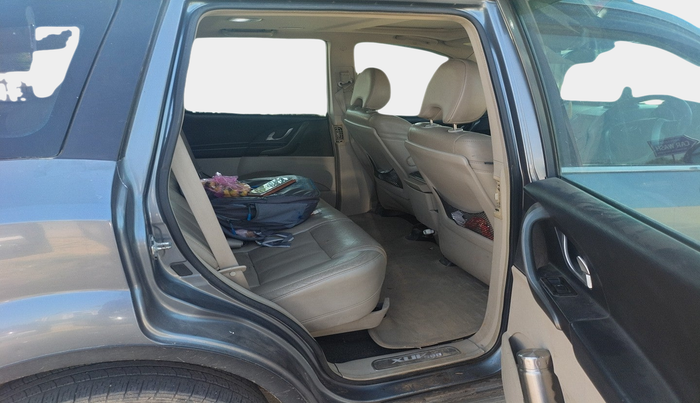 2015 Mahindra XUV500 W10, Diesel, Manual, 1,09,560 km, interior